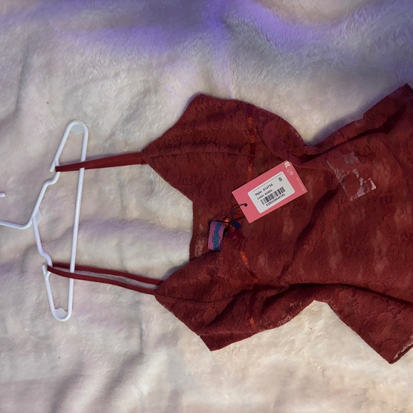 Burgundy lace cami top - Picture 1 of 3
